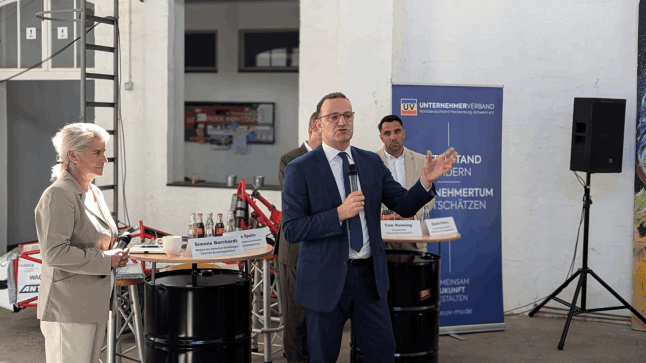 Veranstaltung Wirtschaft trifft Politik mit dem Unternehmerverband Mecklenburg-Schwerin, Jens Spahn und Landesvorsitzenden Daniel Peters